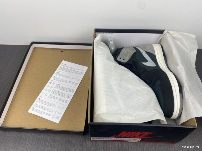 Retro Jordan Gore-Tex High Black DB2889-001 Element Grey Particle 1 0827